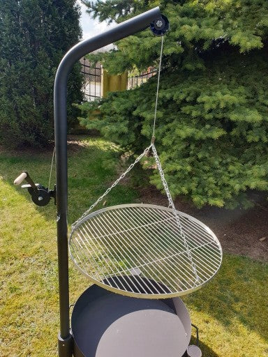 Grill ogrodowy, żuraw na wysięgniku, ruszt nierdzewny, palenisko, trójnóg