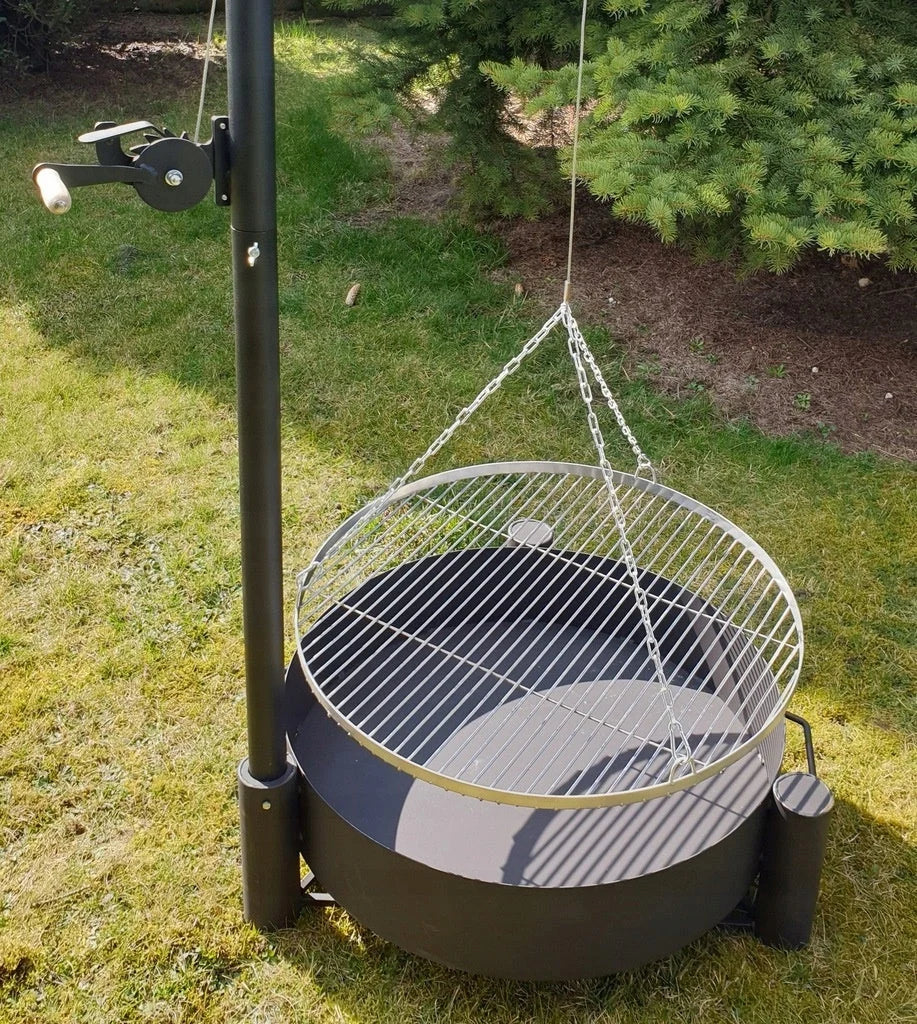 Grill ogrodowy, żuraw na wysięgniku, ruszt nierdzewny, palenisko, trójnóg