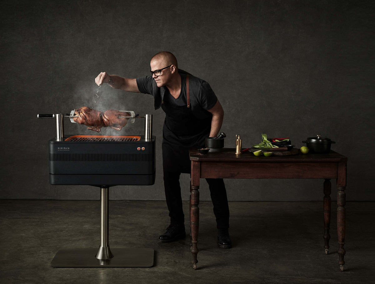 2026 Grill Węglowy z Zapłonem Elektrycznym – 1400W Szybki Zapłon Płomieniem™ – Zawiera Rożen Obrotowy (15 kg) i Stojak