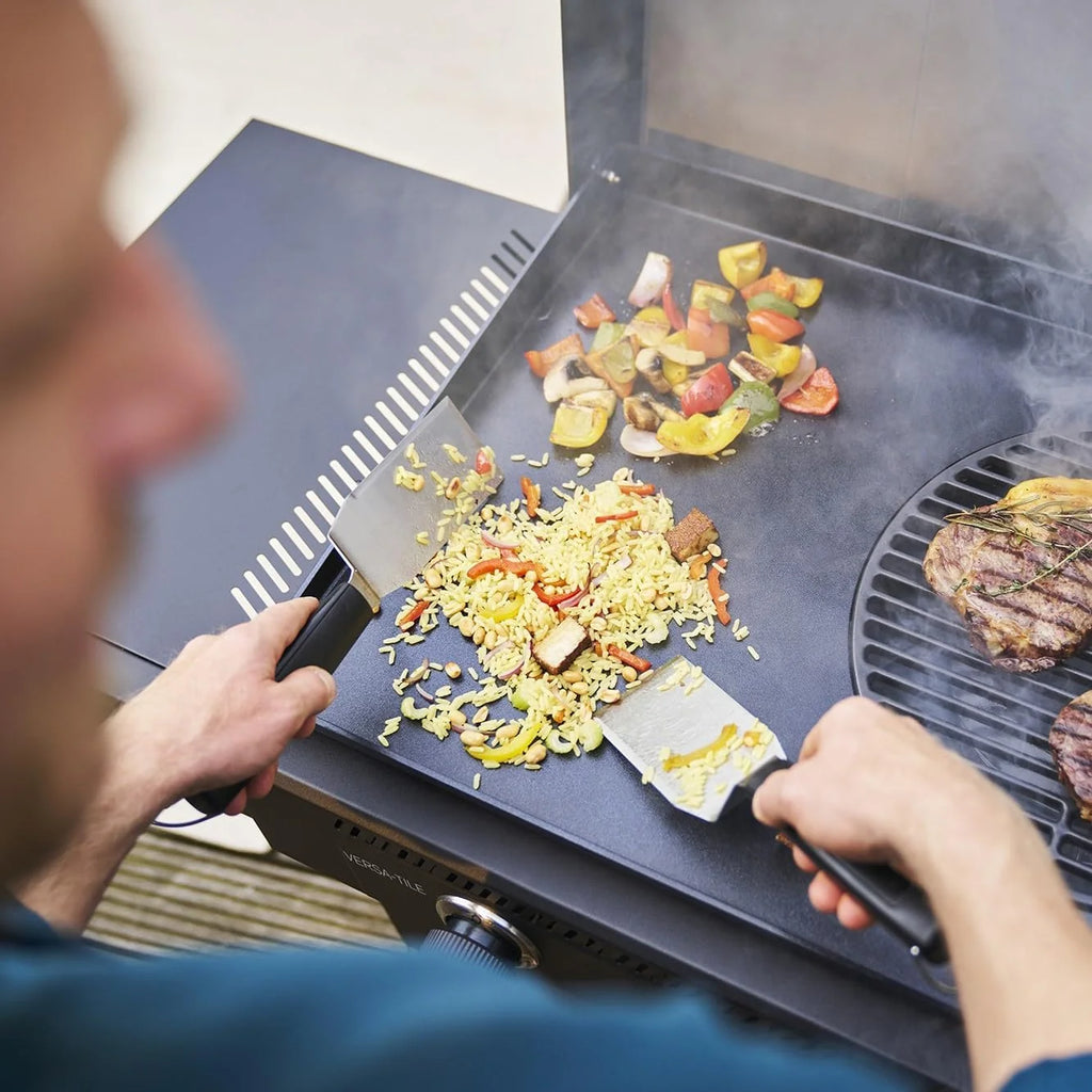 Char-Broil Grill Gazowy Versa-Tile, 2-Strefowy Grill Płytowy, Powierzchnia Gotowania: 70 x 50 cm, System Modułowy 3 w 1: Płyta, Ruszt i Piec do Pizzy